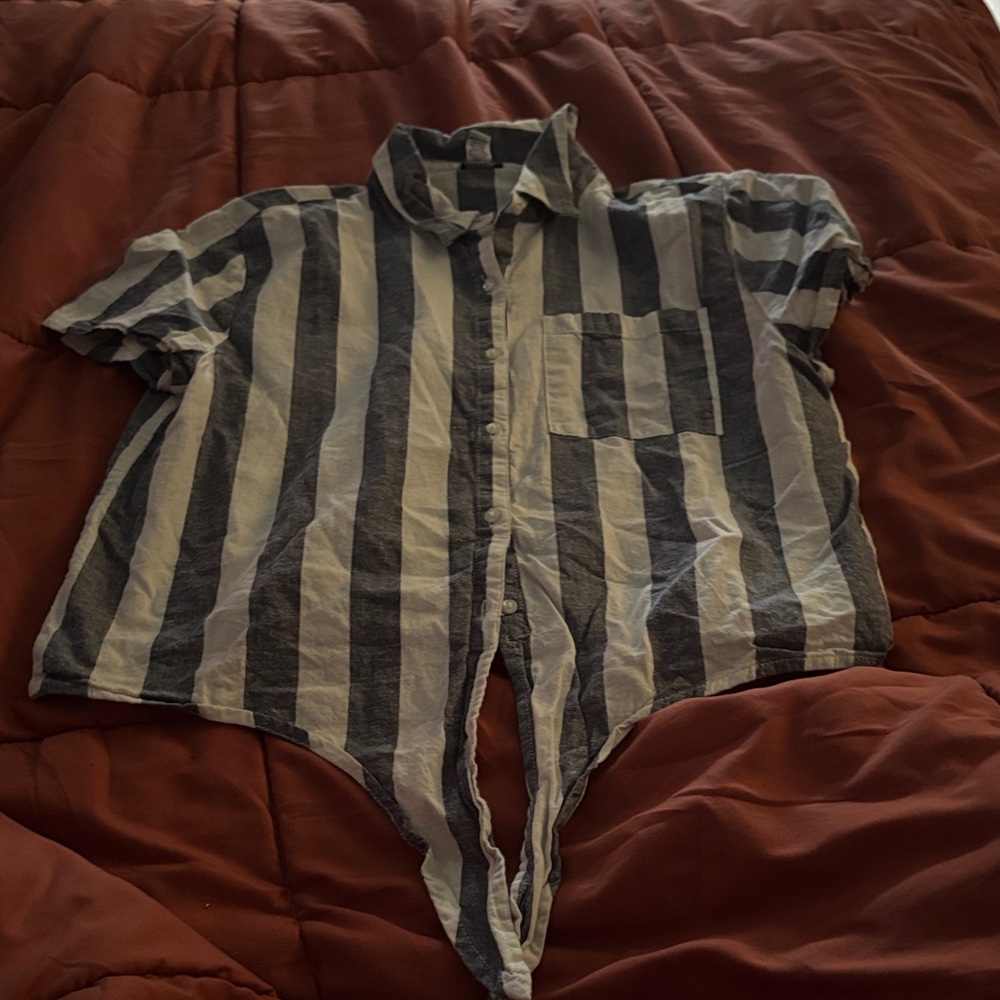 Arizona Jean Company Black and White Striped Short Sleeve Top